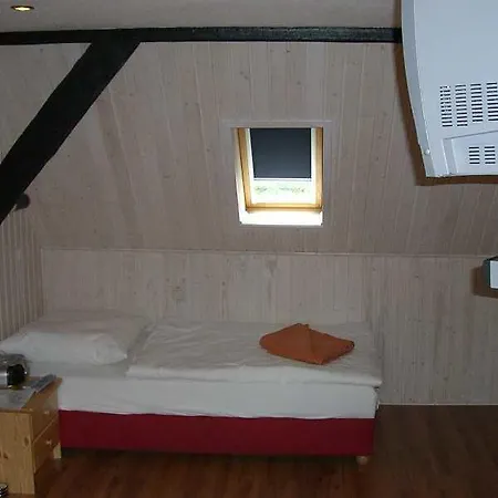 Hotel Pension Heinrich Im Zentrum Von Greifswald Mit Kuechenzeilen Und Parkplatz 24H Checkinn *