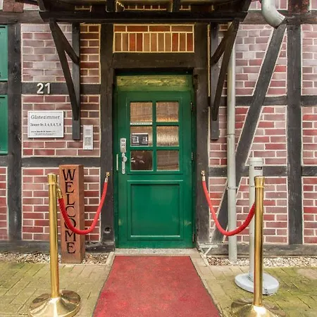 Hotel Pension Heinrich Im Zentrum Von Greifswald Mit Kuechenzeilen Und Parkplatz 24H Checkinn Greifswald