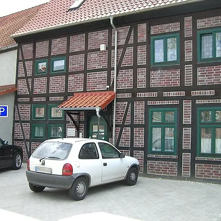 Pension Heinrich Im Zentrum Von Greifswald Mit Kuechenzeilen Und Parkplatz 24H Checkinn *